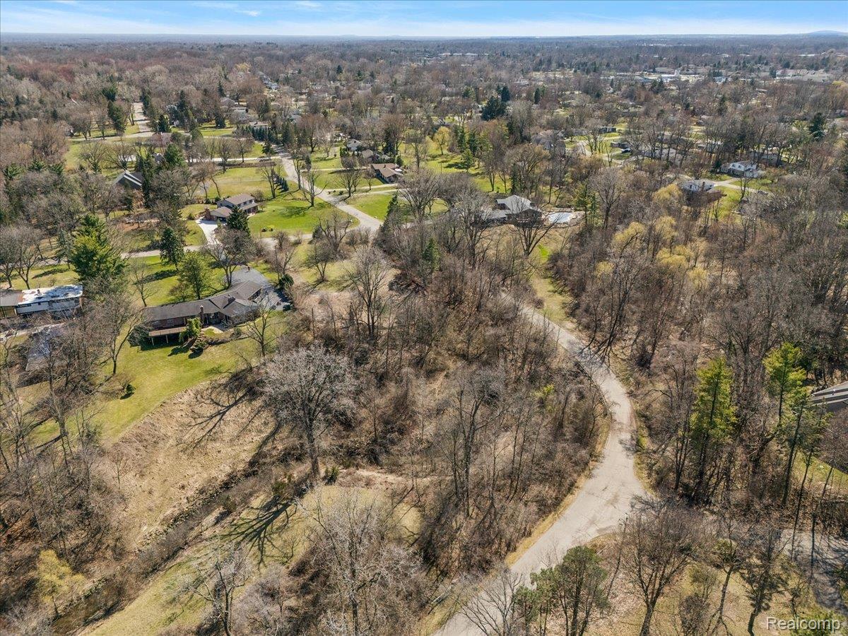 5090 Wallbrook Court