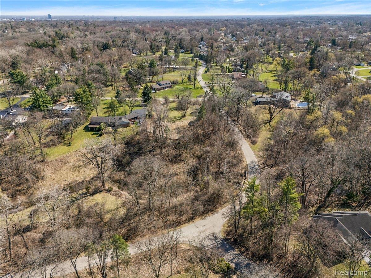 5090 Wallbrook Court