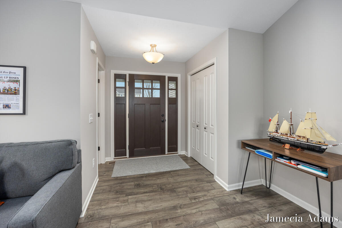 511 Ivy Grove South Grove NW