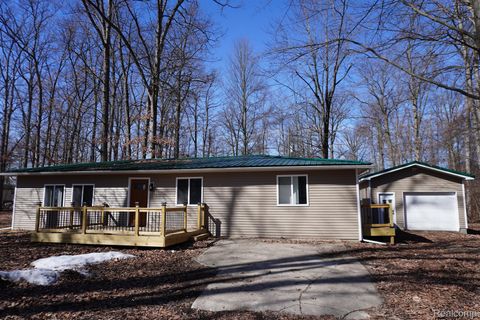 631 PINE Drive Deerfield Township MI 48421