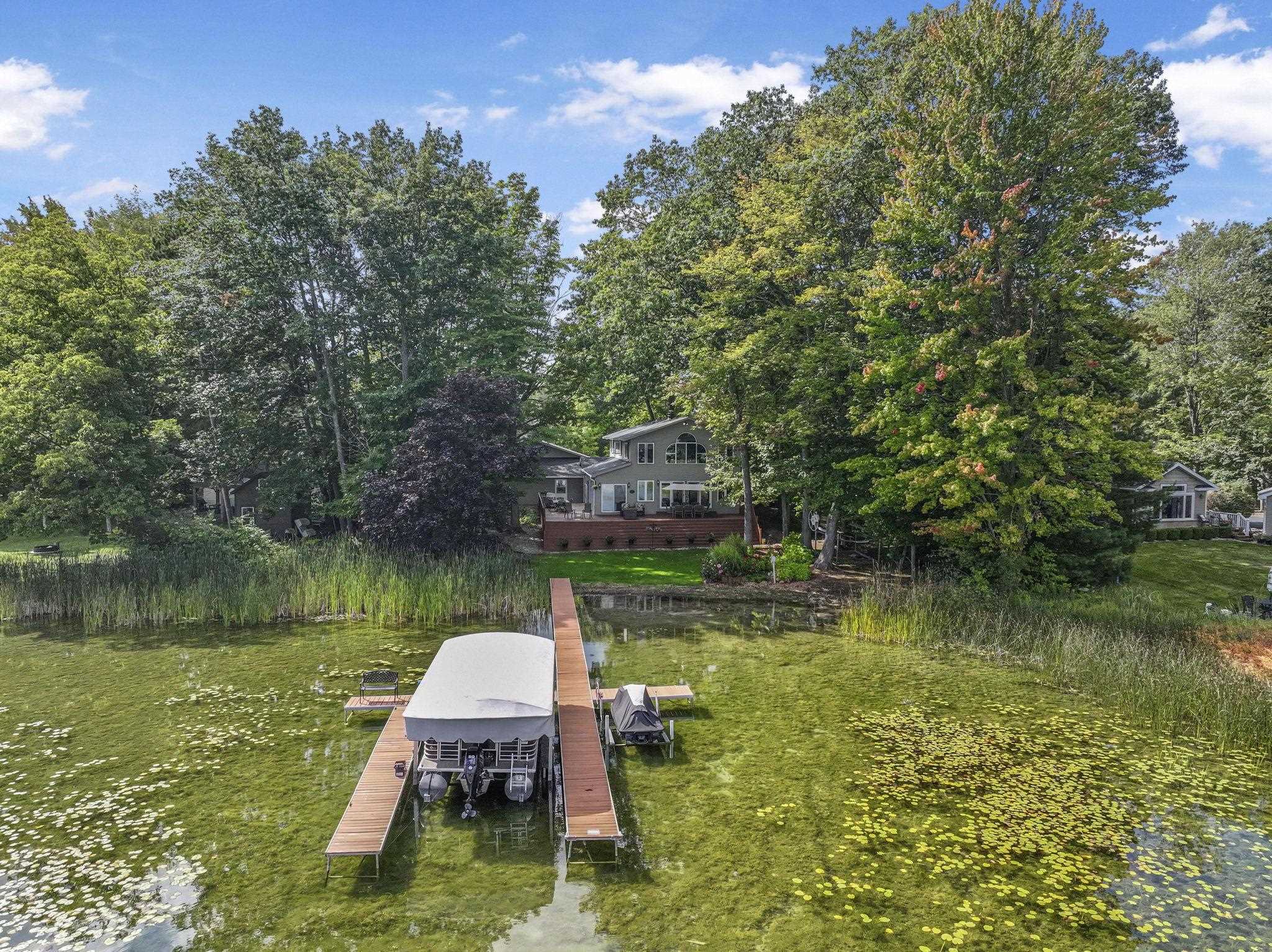 4923 Lakeview Drive
