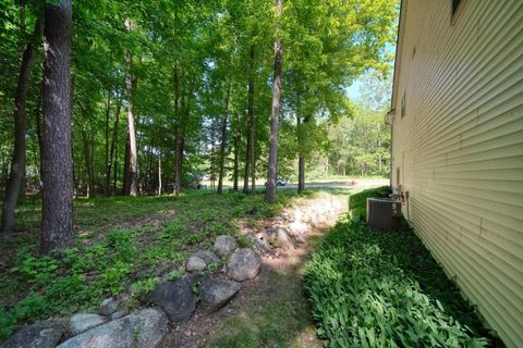 Tiny photo for 712 Glen Oak Drive, Unknown, MI 48158 (MLS # 55026024988)