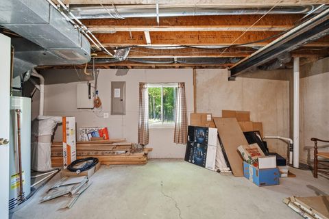 Tiny photo for 712 Glen Oak Drive, Unknown, MI 48158 (MLS # 55026024988)