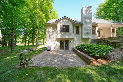 Tiny photo for 712 Glen Oak Drive, Unknown, MI 48158 (MLS # 55026024988)