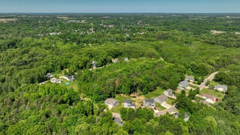 Tiny photo for 712 Glen Oak Drive, Unknown, MI 48158 (MLS # 55026024988)