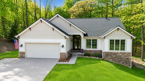 Photo of 712 Glen Oak Drive, Unknown, MI 48158 (MLS # 55026024988)