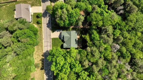 Tiny photo for 712 Glen Oak Drive, Unknown, MI 48158 (MLS # 55026024988)
