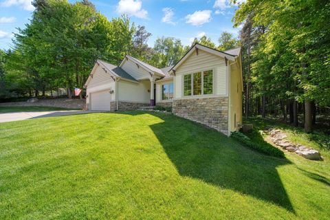 Tiny photo for 712 Glen Oak Drive, Unknown, MI 48158 (MLS # 55026024988)