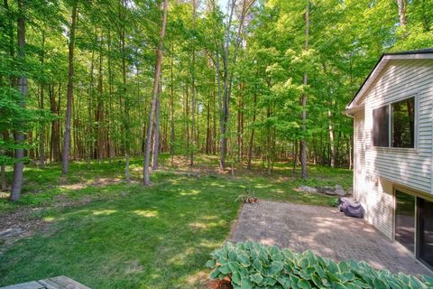 Tiny photo for 712 Glen Oak Drive, Unknown, MI 48158 (MLS # 55026024988)