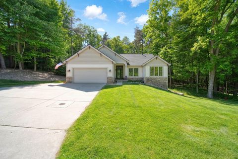 Tiny photo for 712 Glen Oak Drive, Unknown, MI 48158 (MLS # 55026024988)