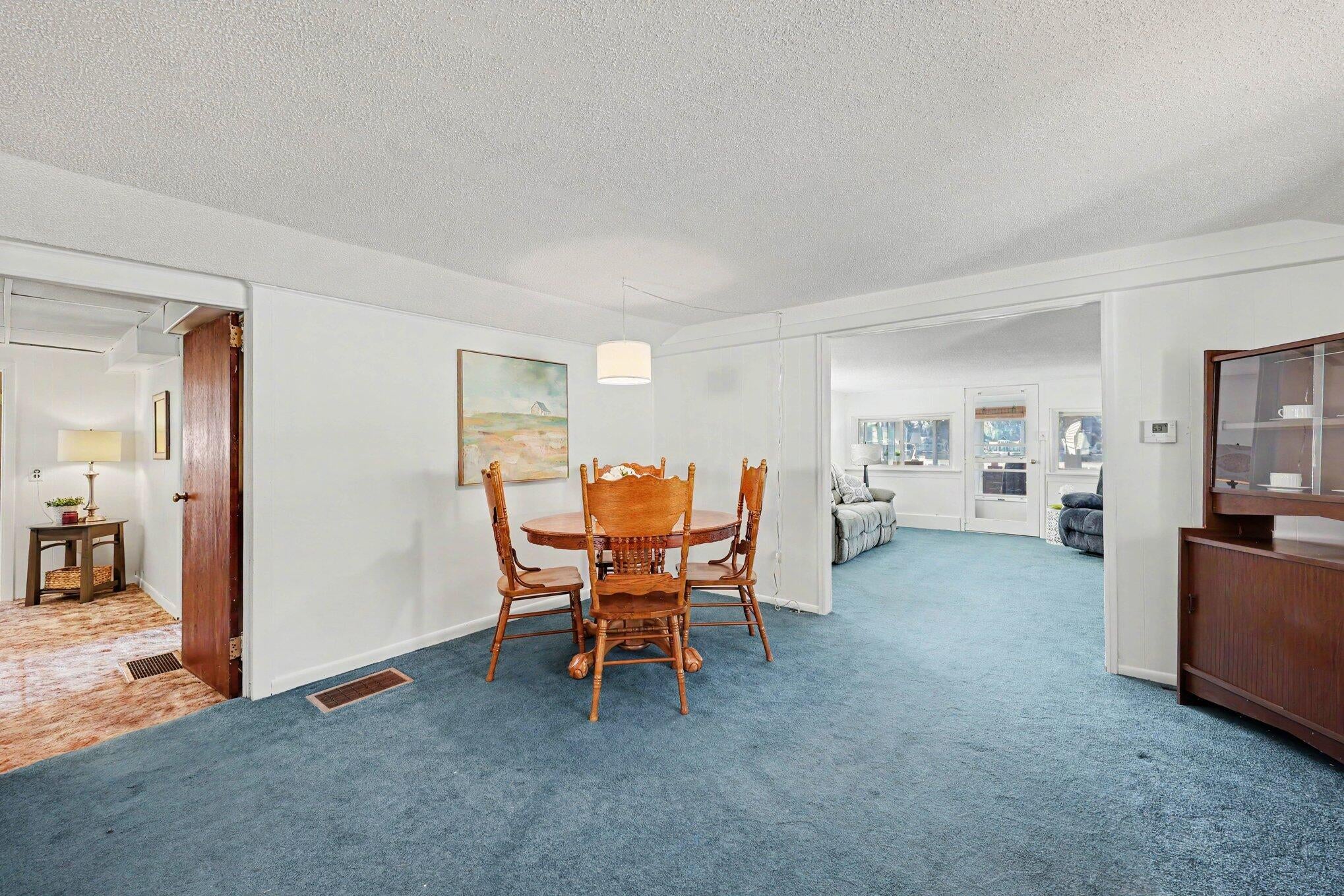 225 N Lakeside Drive