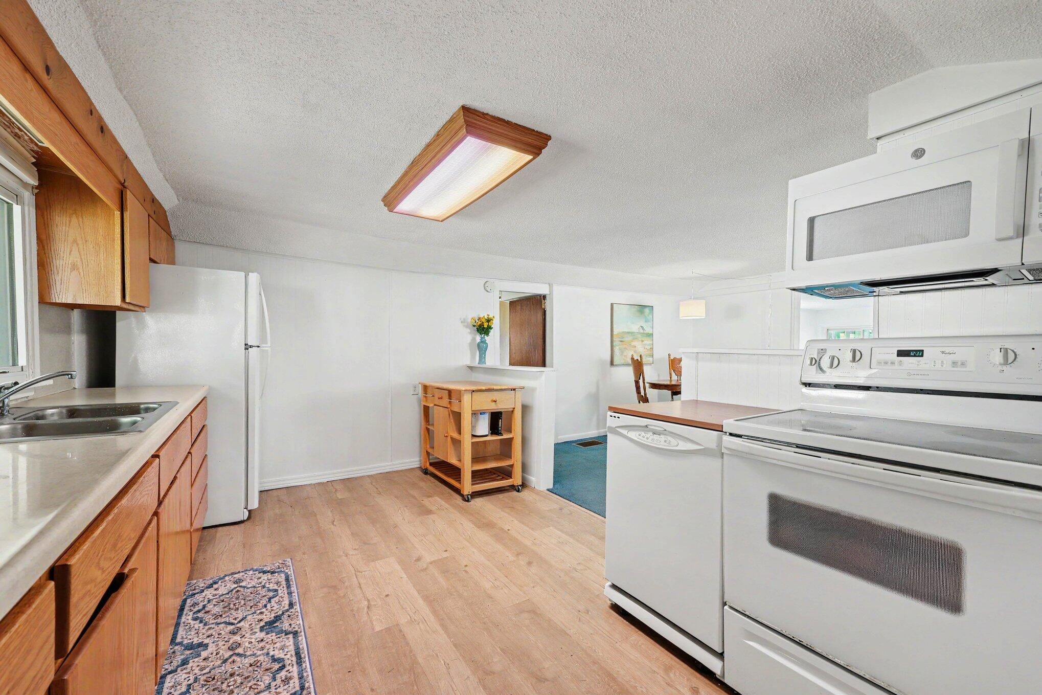 225 N Lakeside Drive