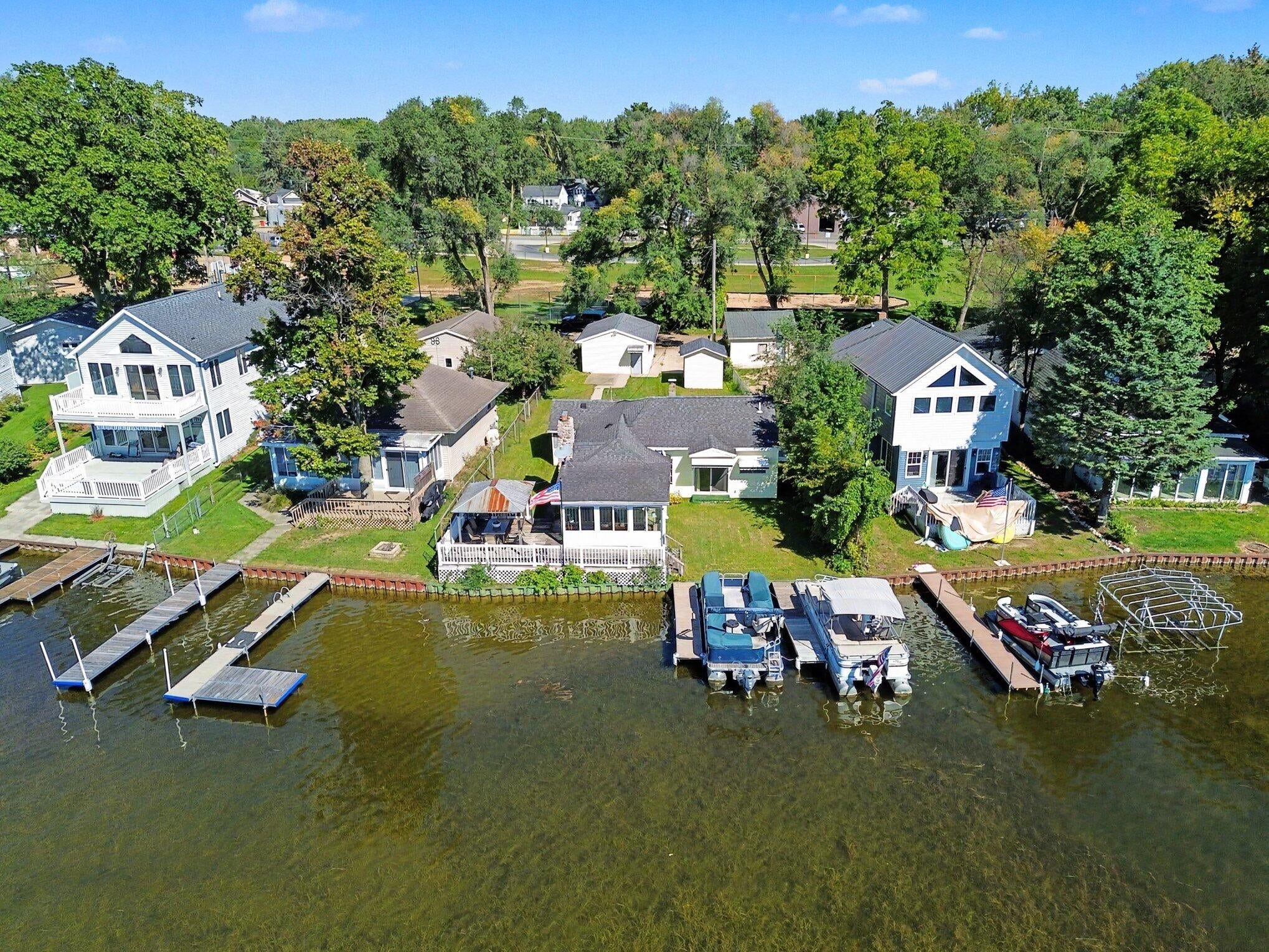 225 N Lakeside Drive
