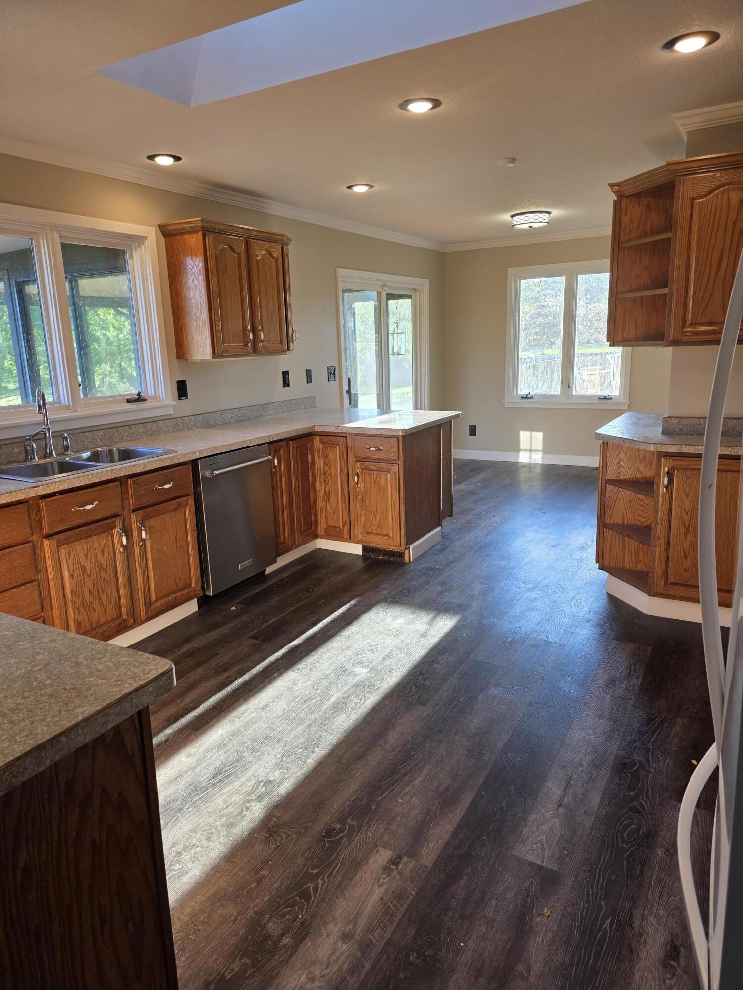 2021 W Pine River Road