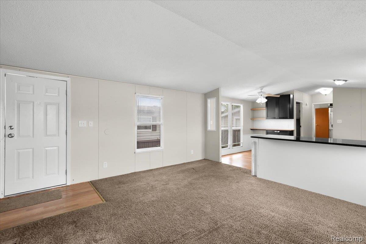 Clinton Charter Township, Michigan 48038, United States, 3 Bedrooms Bedrooms, ,2 BathroomsBathrooms,Residential,Active,167511