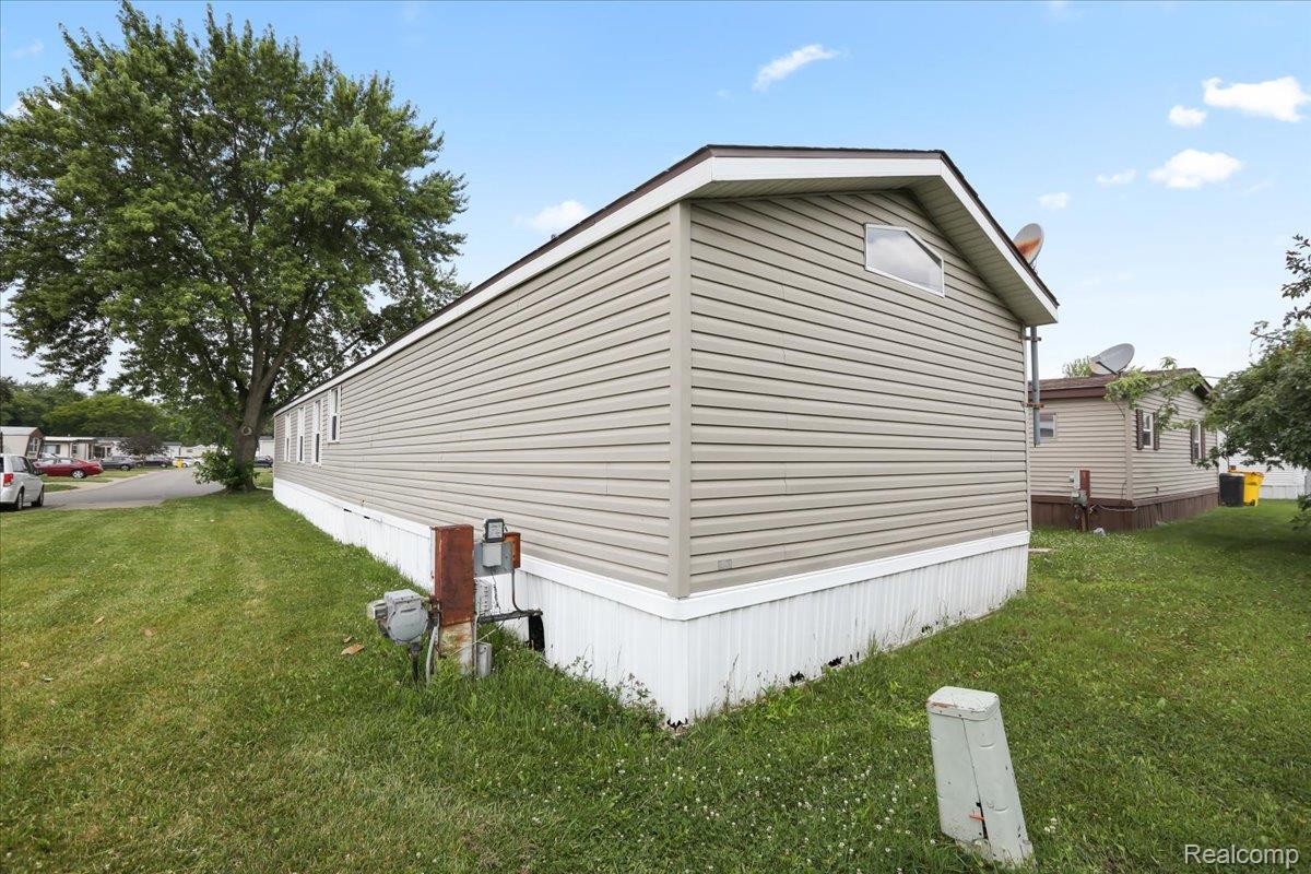 Clinton Charter Township, Michigan 48038, United States, 3 Bedrooms Bedrooms, ,2 BathroomsBathrooms,Residential,Active,167511