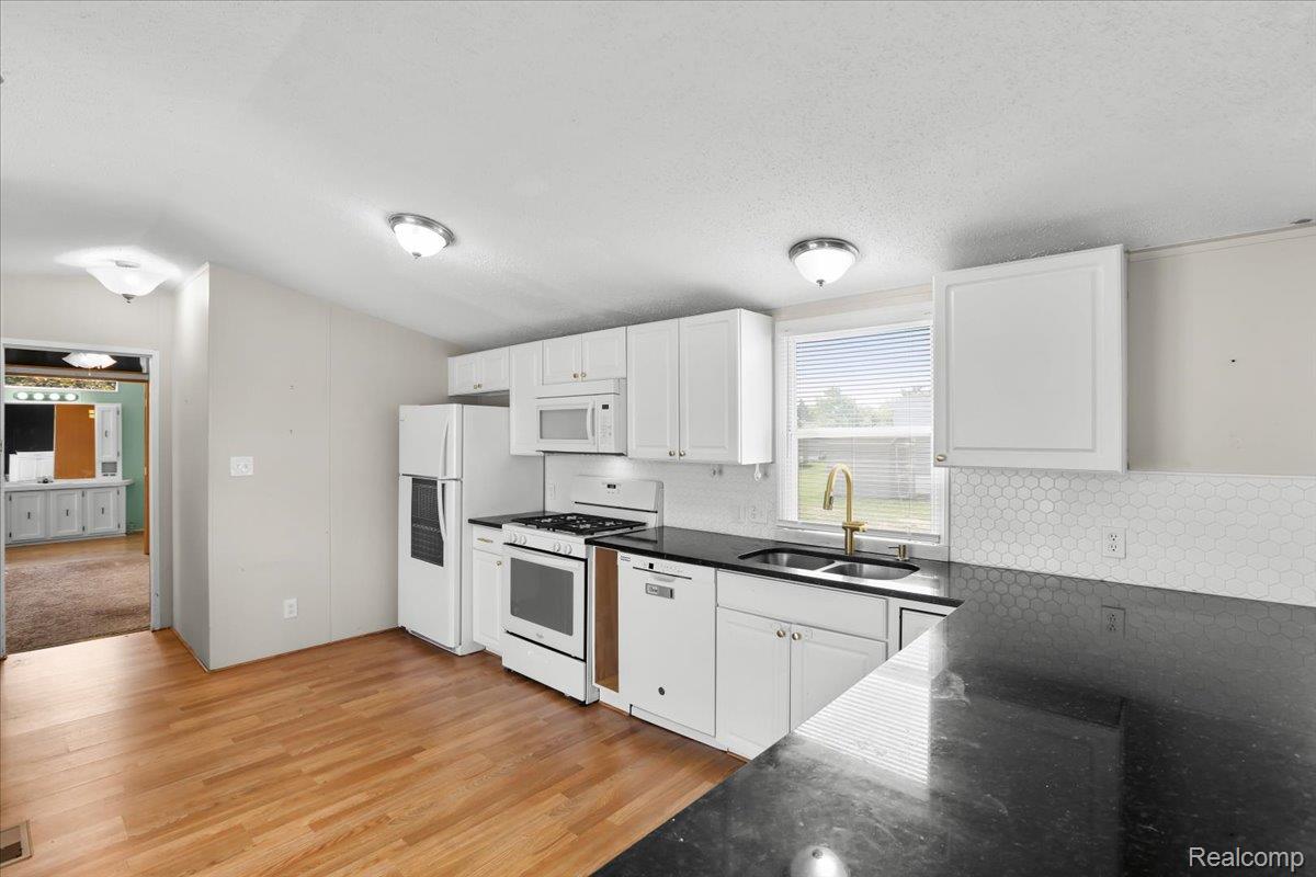 Clinton Charter Township, Michigan 48038, United States, 3 Bedrooms Bedrooms, ,2 BathroomsBathrooms,Residential,Active,167511