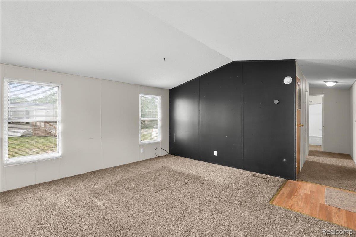 Clinton Charter Township, Michigan 48038, United States, 3 Bedrooms Bedrooms, ,2 BathroomsBathrooms,Residential,Active,167511