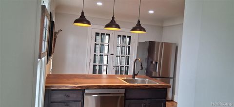 Tiny photo for 160 Chippewa Road, Pontiac City, MI 48341 (MLS # 20261021686)