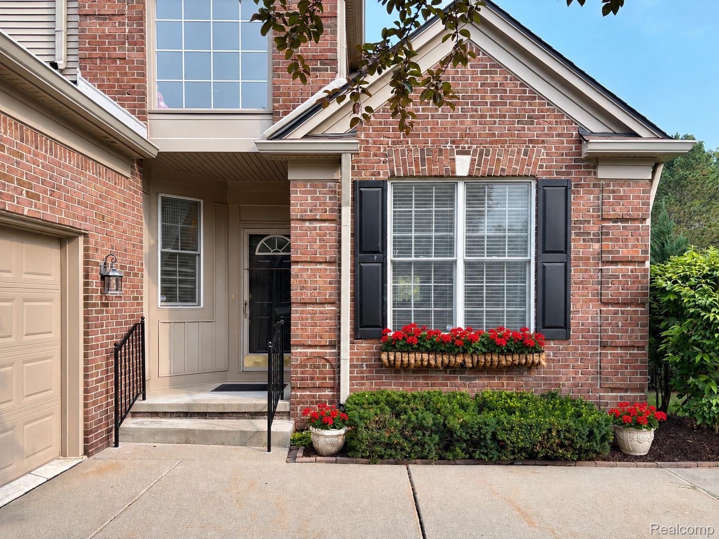 1627 Boulder Court