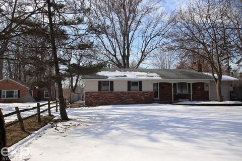 Photo of 60 Riverside Drive, Mt Clemens City, MI 48043 (MLS # 58050199718)