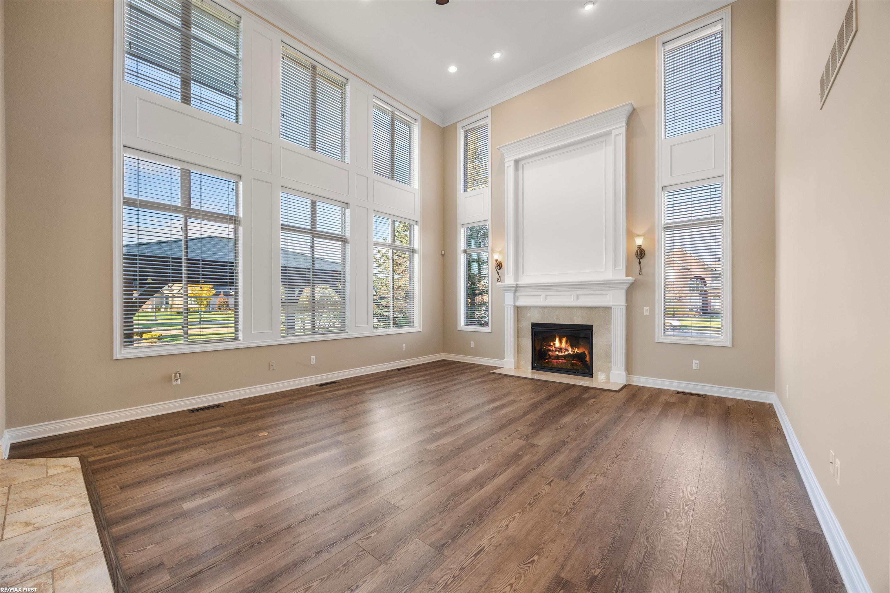 56343 Via Serbelloni Street