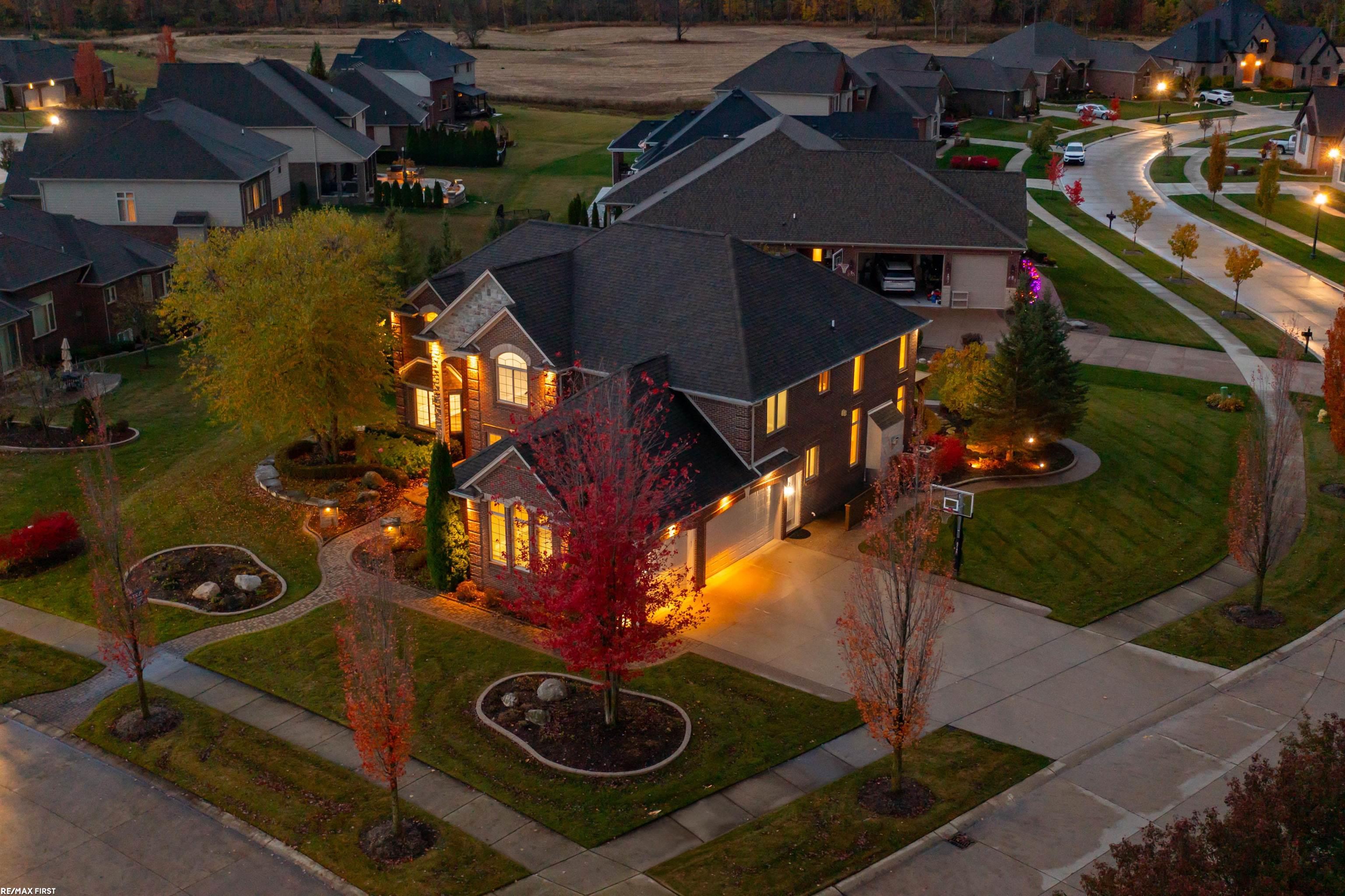 56343 Via Serbelloni Street