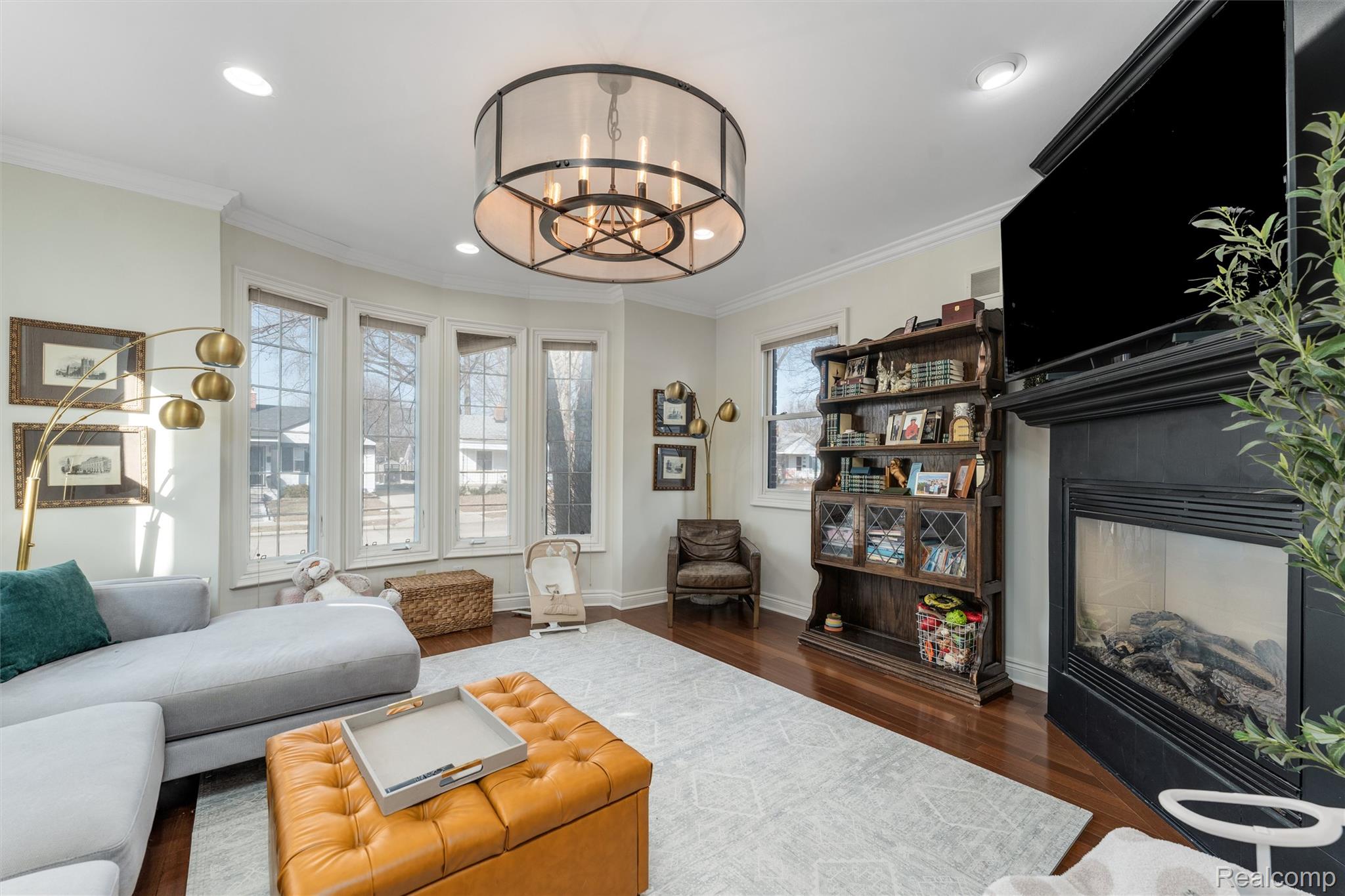 717 S Kenwood Avenue