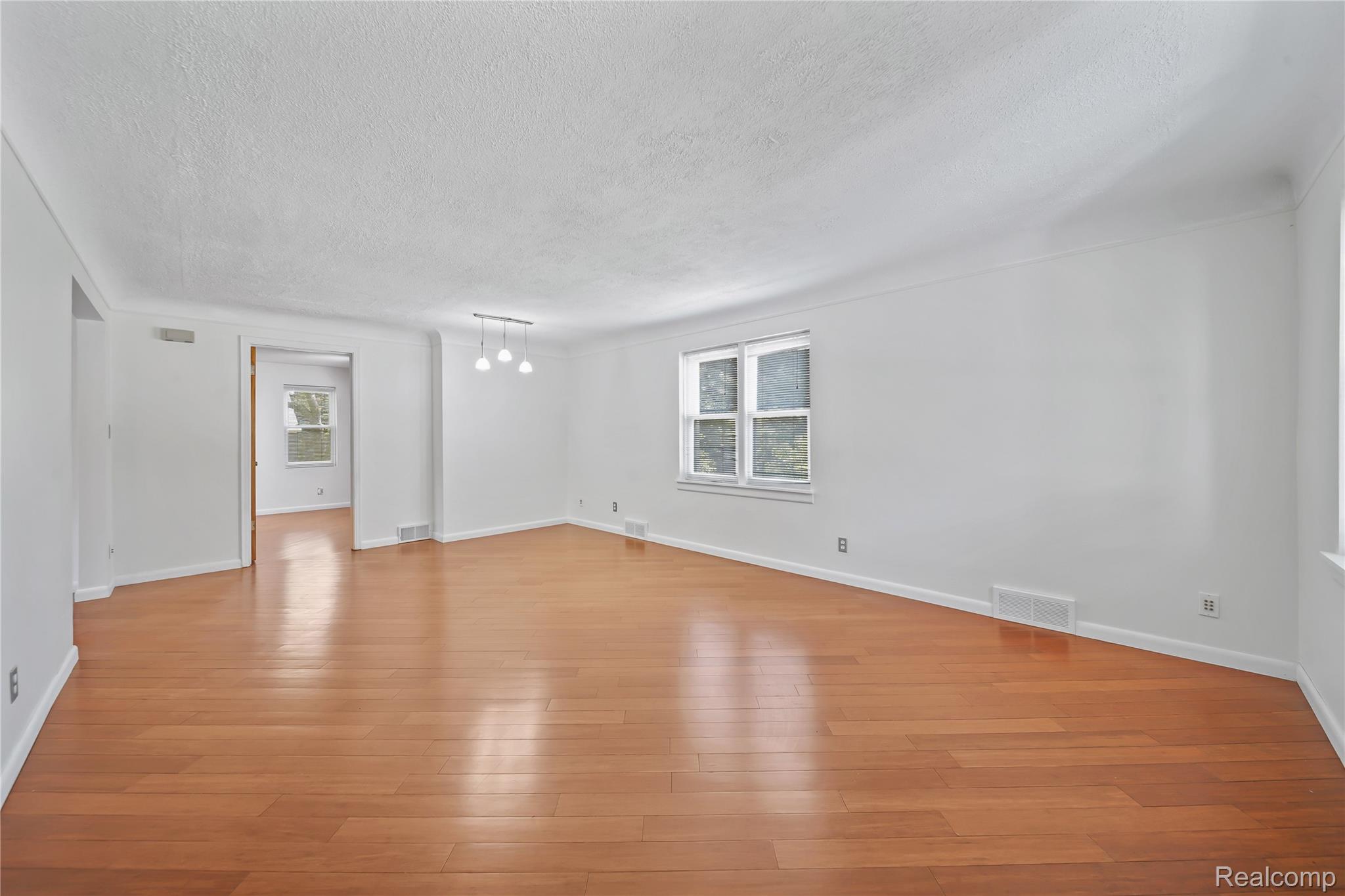 3257 SAINT CLAIR Drive