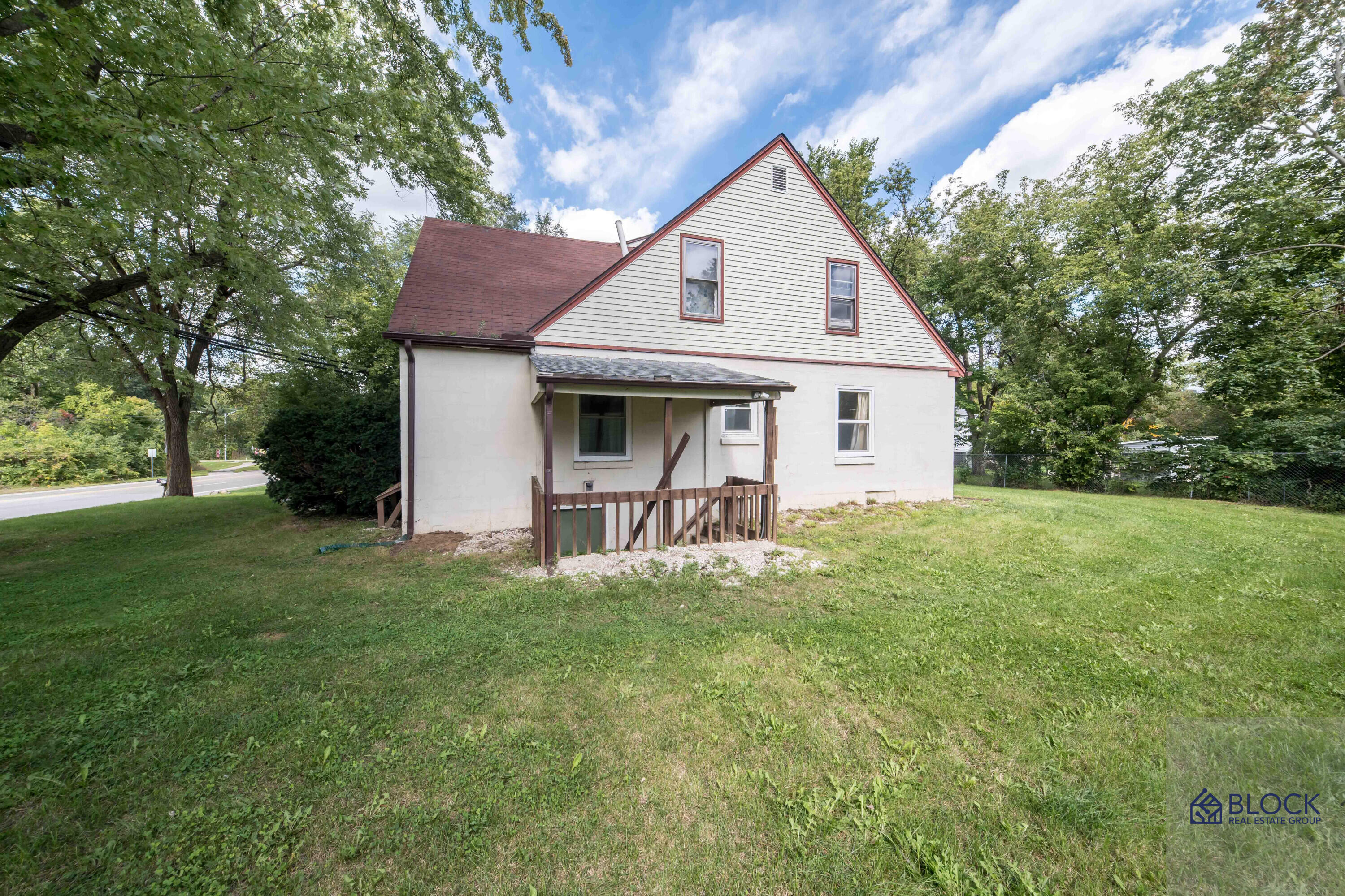 1860 N Maple Road