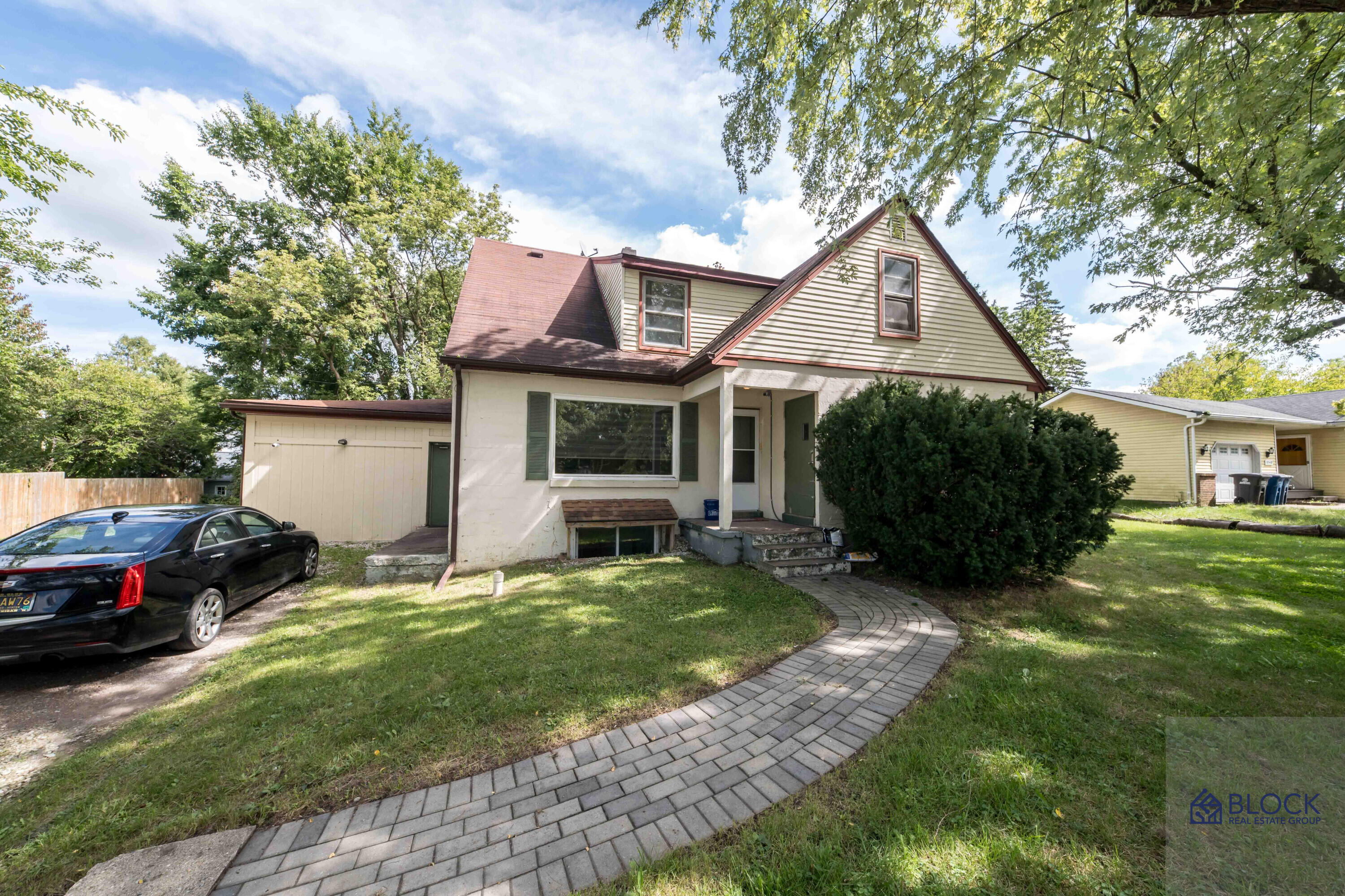 1860 N Maple Road