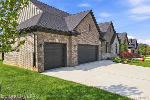 3333 CORNERSTONE DR, LAKE ORION, MI 48360 - Image ef4735bcc2cabe49d760586899e3ecc5/799491200