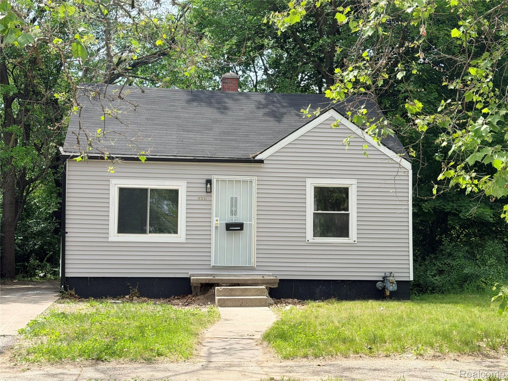 Photo of 19161 Rosemont Avenue, Detroit City, MI 48219 (MLS # 20261041987)