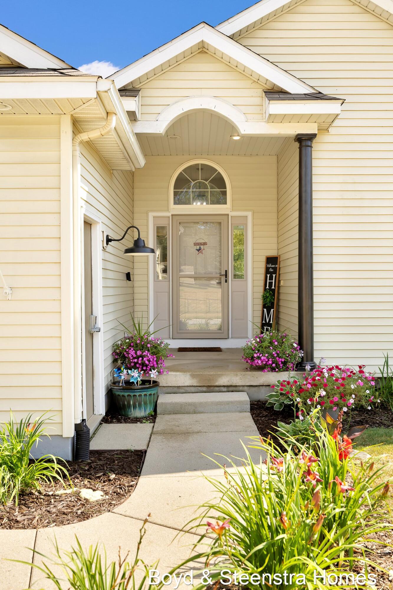 442 Shaw Estates Drive NE