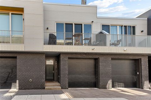 2837 BRUSH Detroit City MI 48322