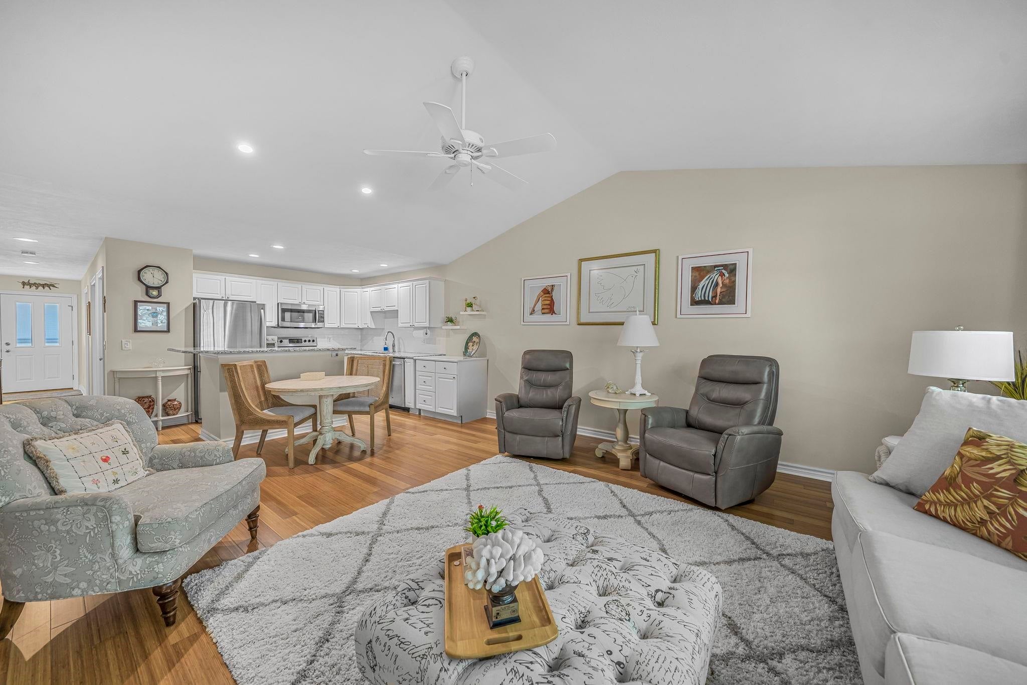 608 Meadowview Lane