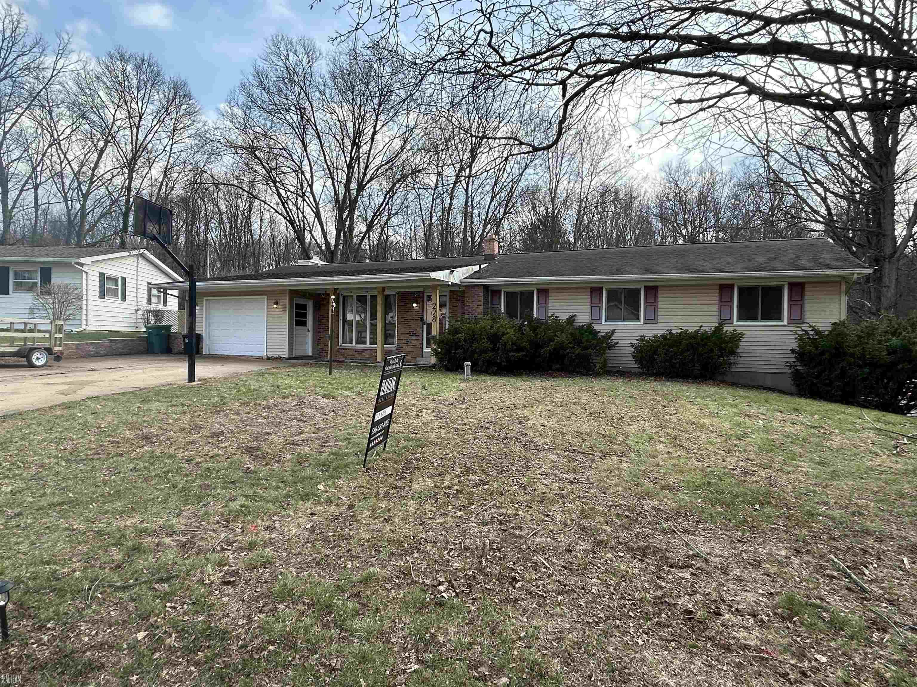 228 Indian Road