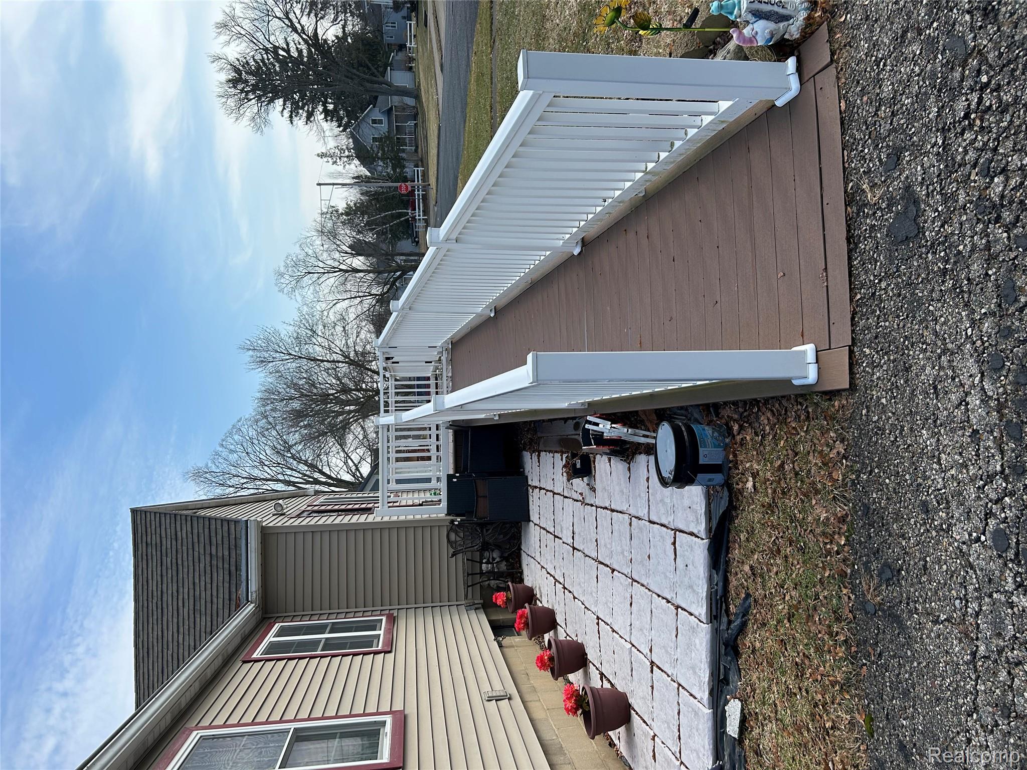 6667 Houghton Street