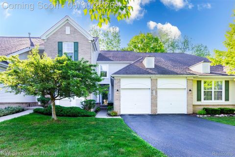5726 Pinecroft Court 44 Independence Charter Township MI 48346