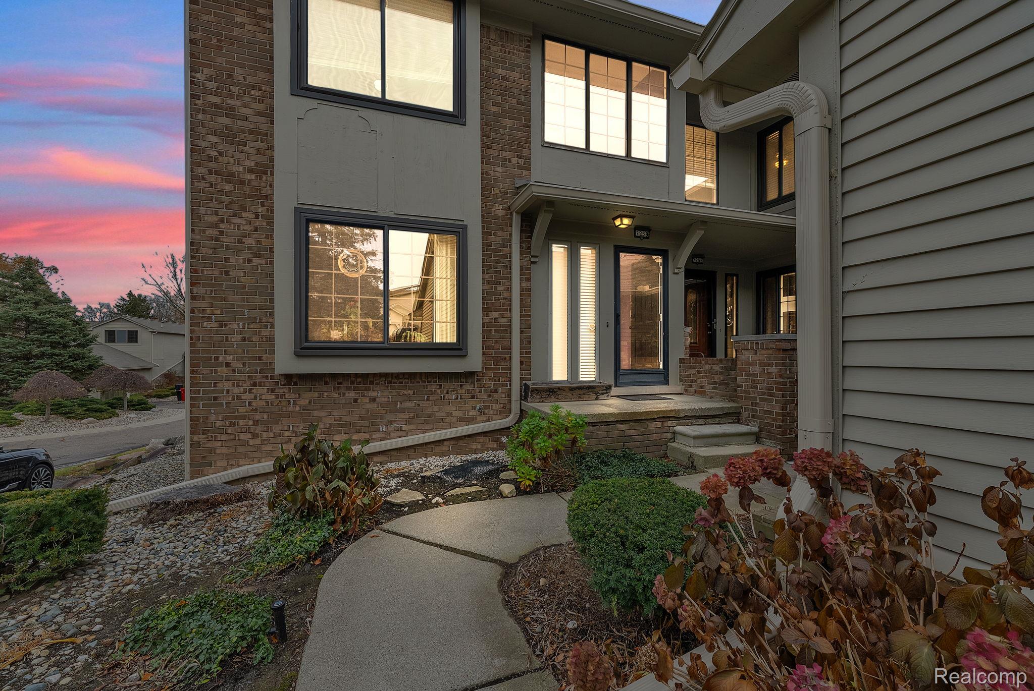 7258 Creeks Bend Court