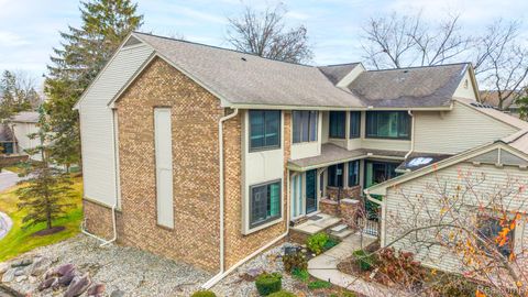 7258 Creeks Bend Court West Bloomfield Charter Township MI 48322