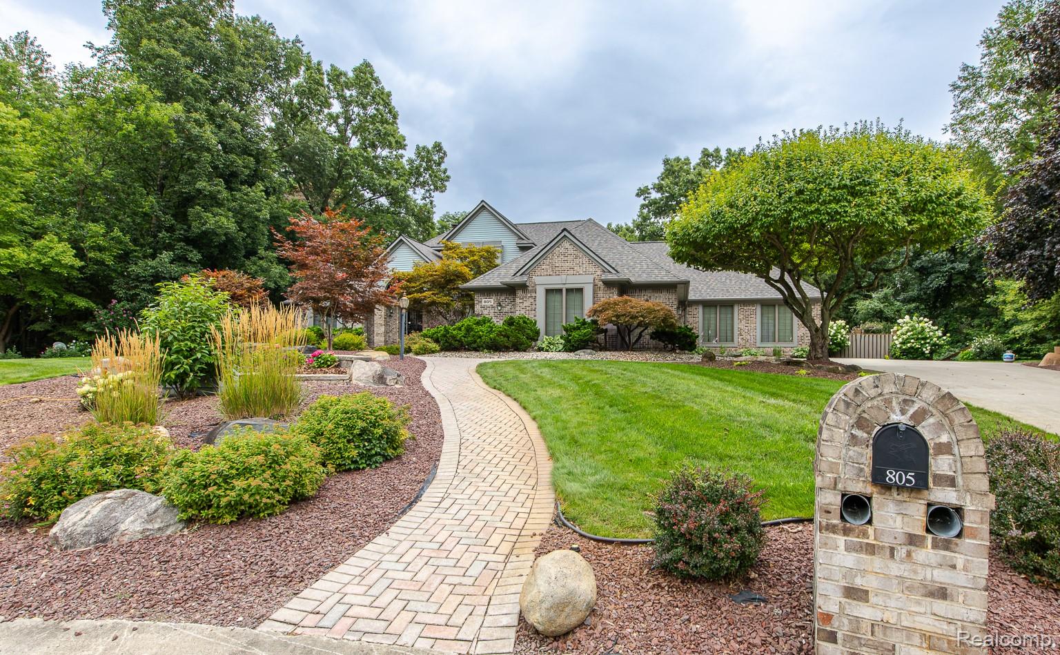 805 Maple Road