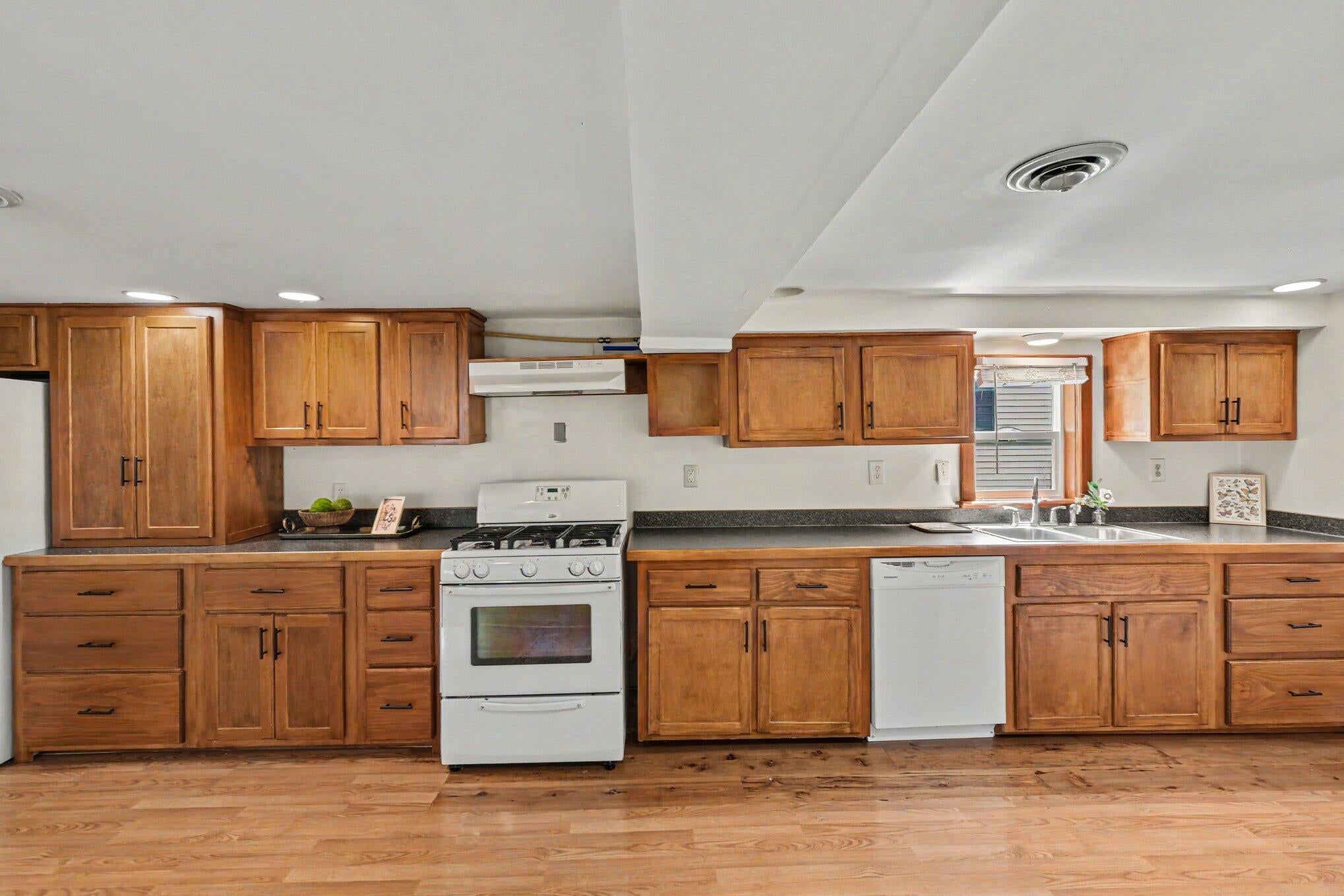 155 N 5th Street NE