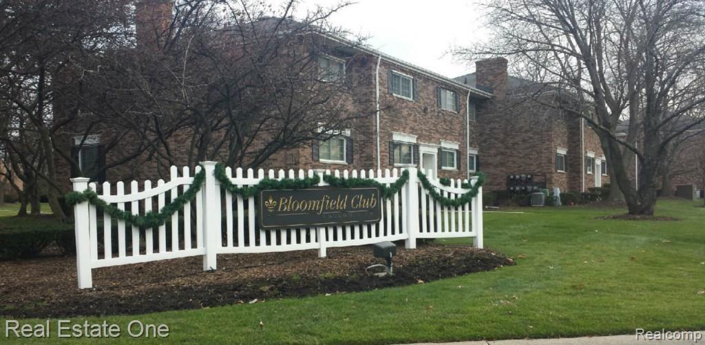 780 E Fox Hills Drive