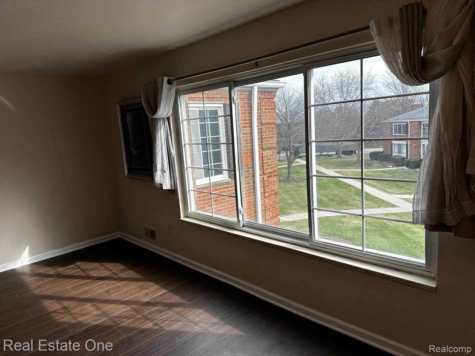 780 E Fox Hills Drive