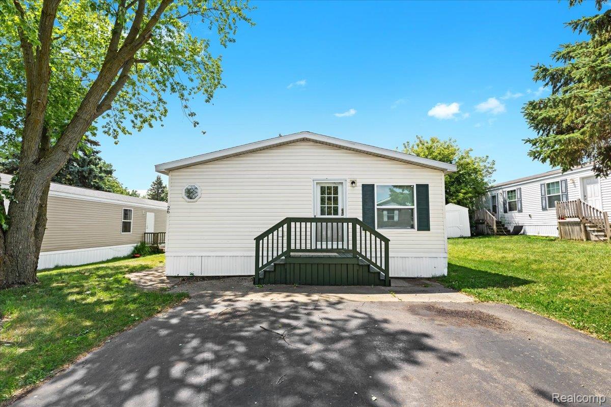 Orion Charter Township, Michigan 48359, United States, 3 Bedrooms Bedrooms, ,2 BathroomsBathrooms,Residential,Active,179188