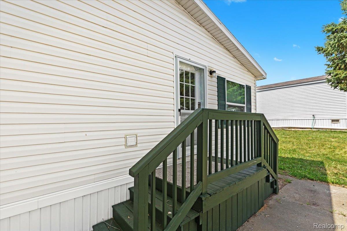26 Hummingbird Drive