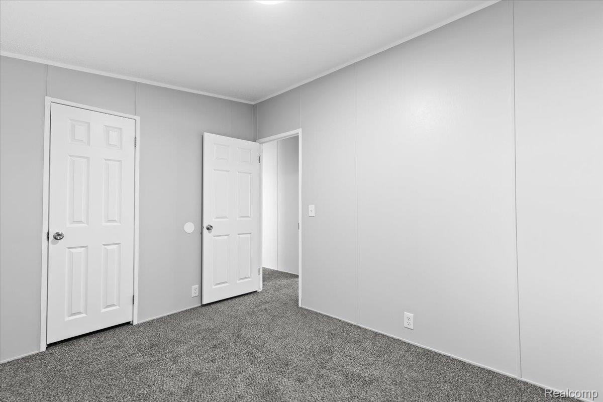 Orion Charter Township, Michigan 48359, United States, 3 Bedrooms Bedrooms, ,2 BathroomsBathrooms,Residential,Active,179188