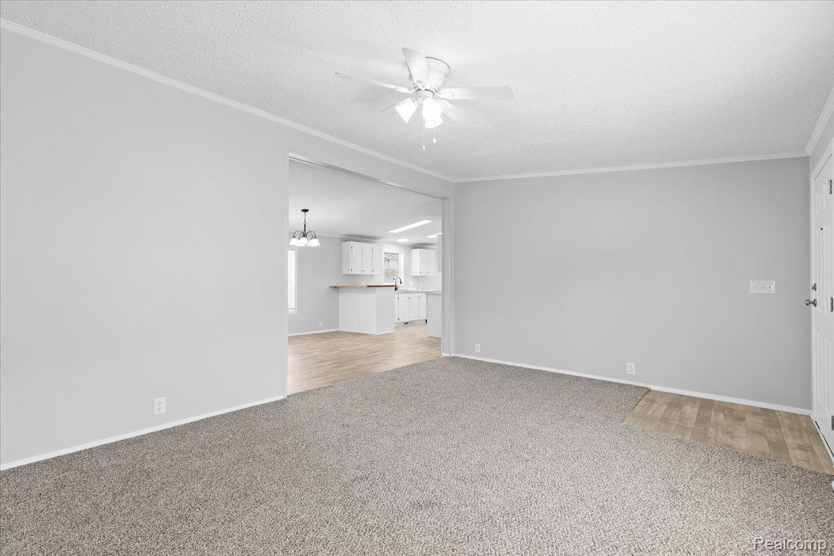 Orion Charter Township, Michigan 48359, United States, 3 Bedrooms Bedrooms, ,2 BathroomsBathrooms,Residential,Active,179188