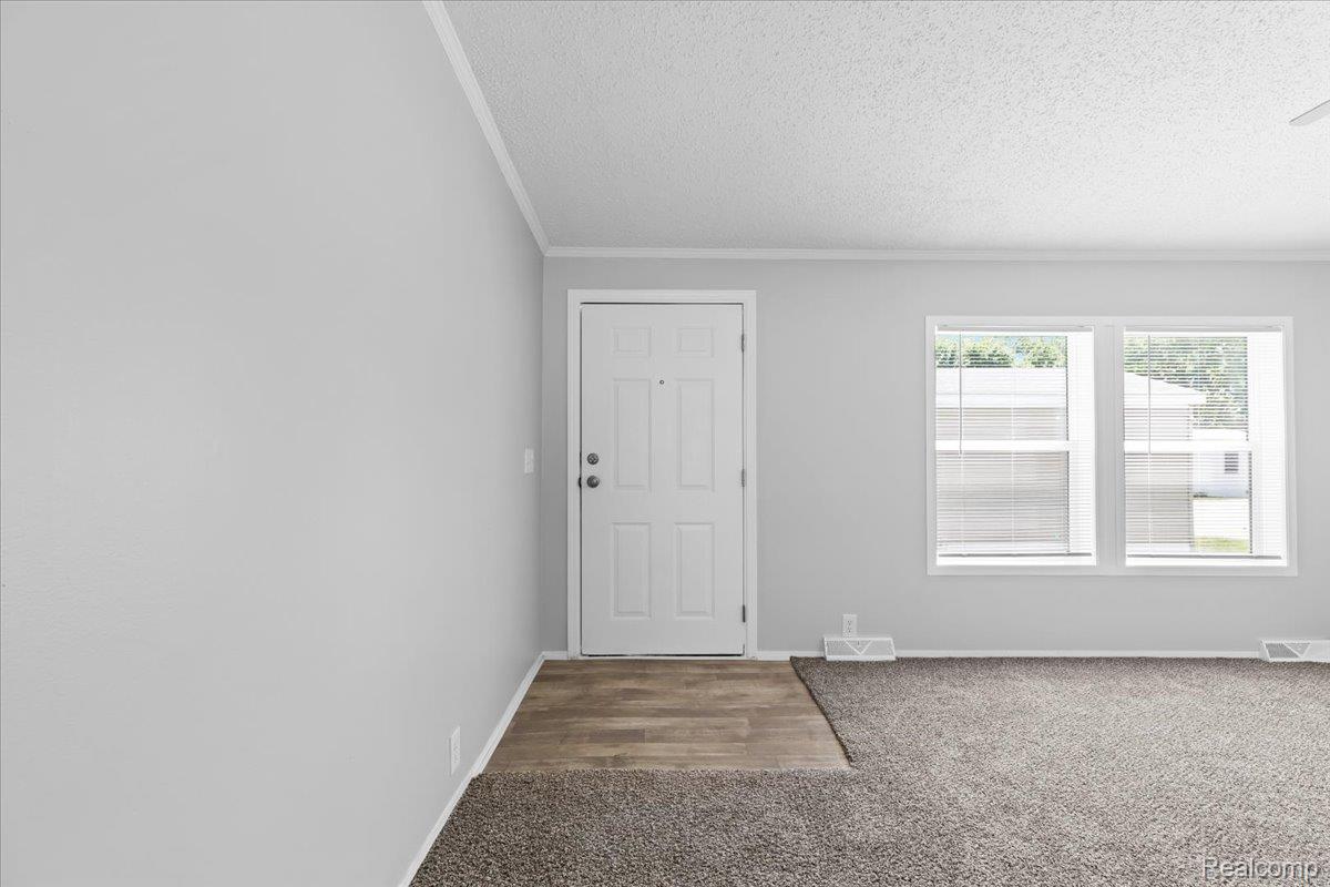 Orion Charter Township, Michigan 48359, United States, 3 Bedrooms Bedrooms, ,2 BathroomsBathrooms,Residential,Active,179188